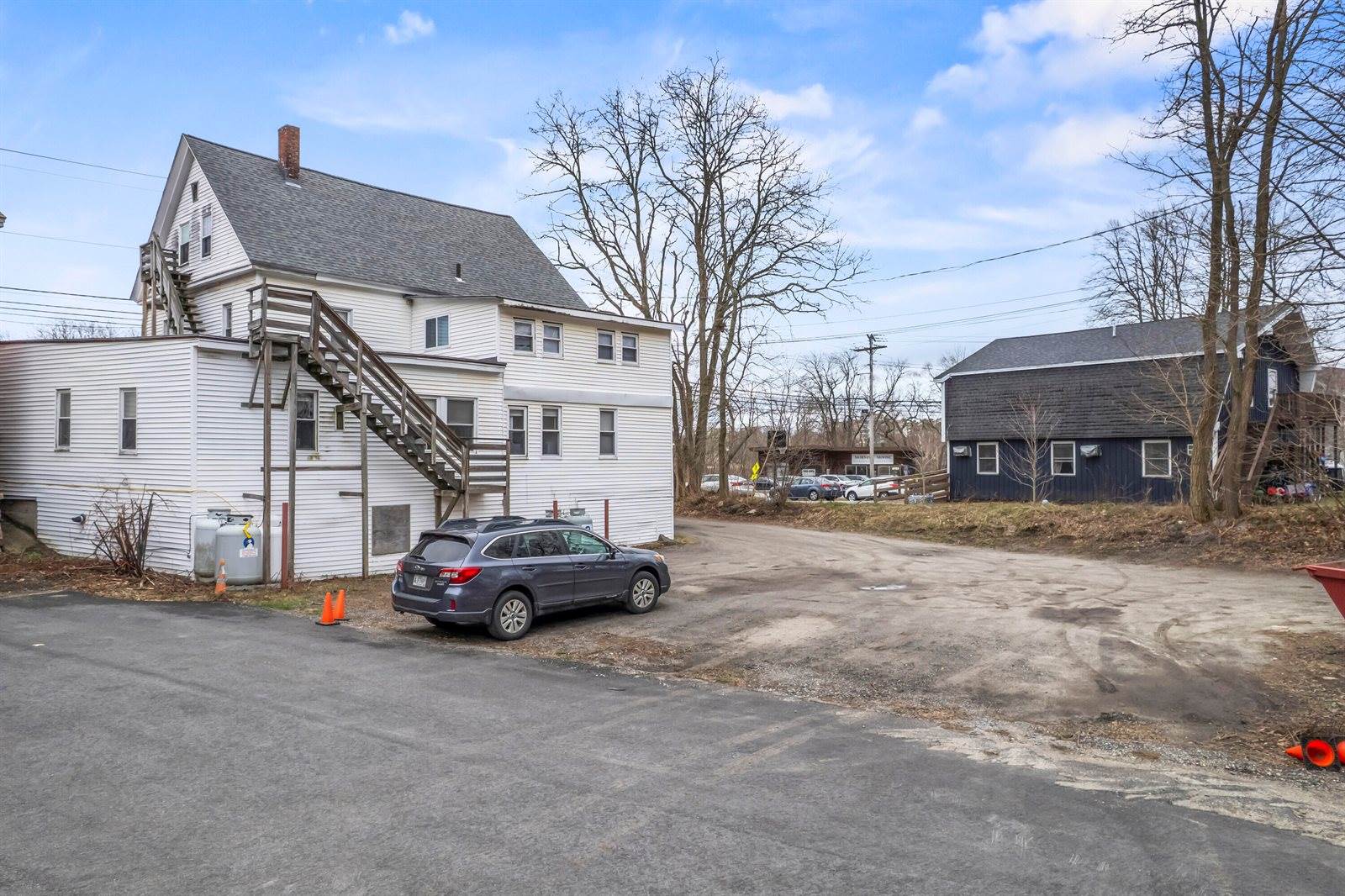16 Main Street, Topsham, ME 04086