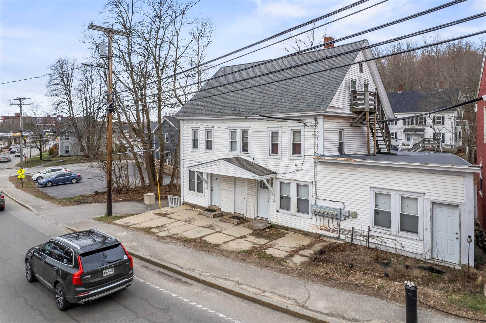 16 Main Street, Topsham, ME 04086