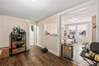 16 Main Street, Topsham, ME 04086
