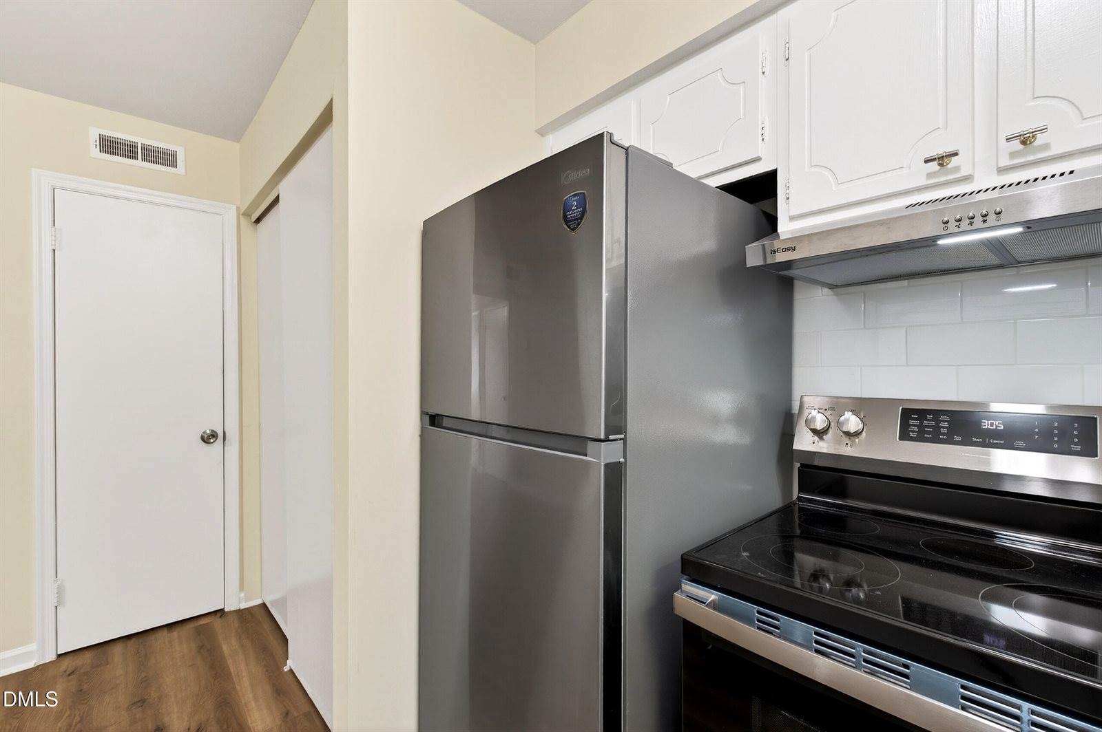 1240 Jamestown Court, Cary, NC 27511