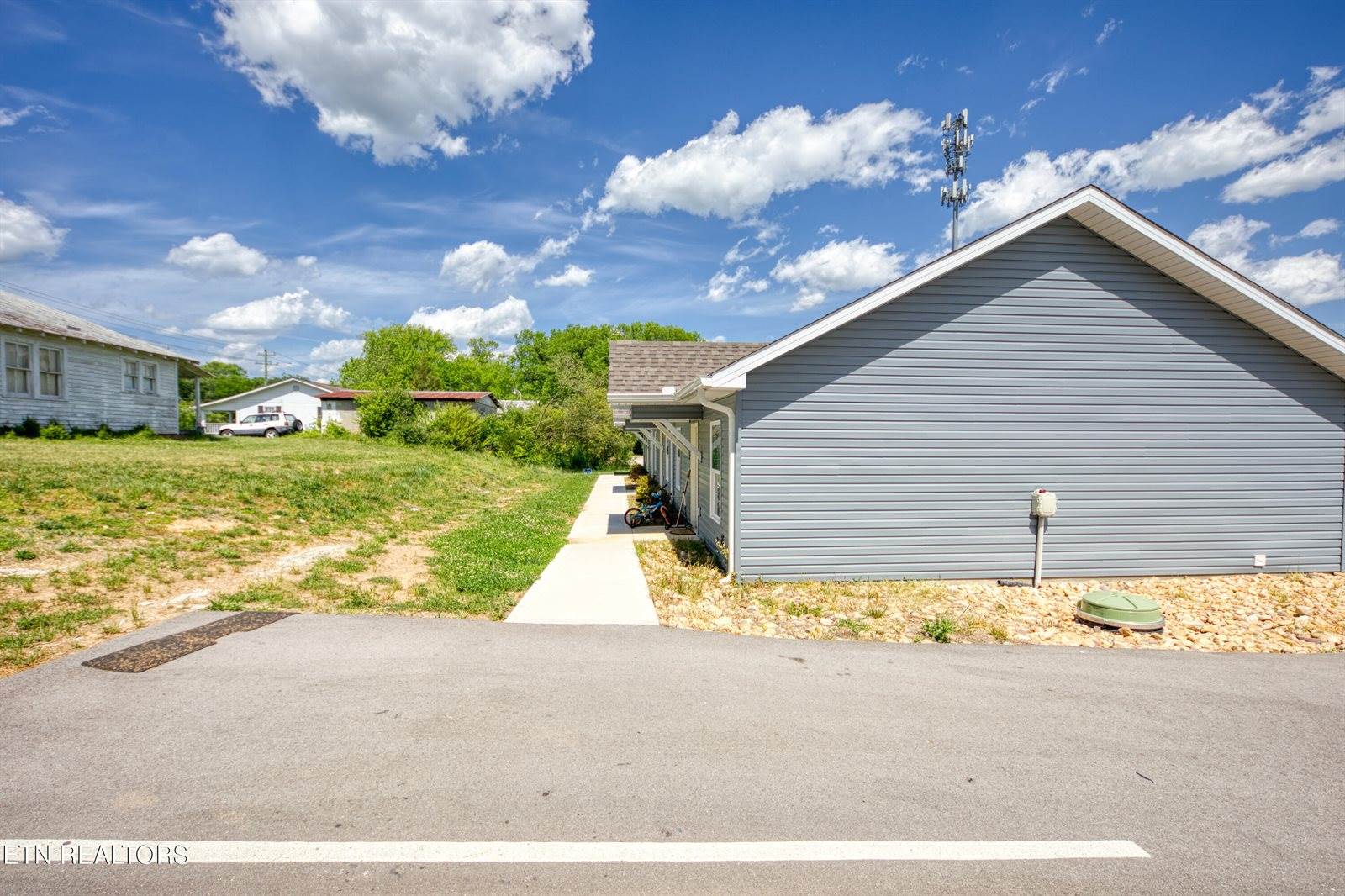104 East Maire Ave, Clinton, TN 37716