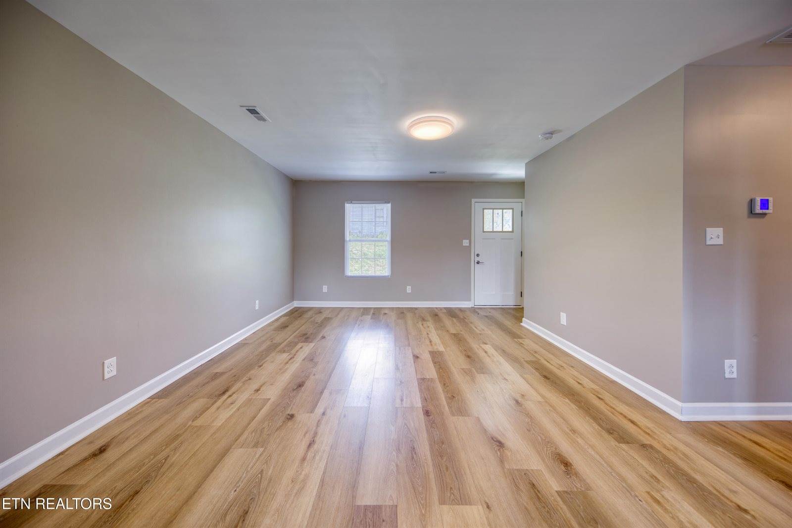 104 East Maire Ave, Clinton, TN 37716