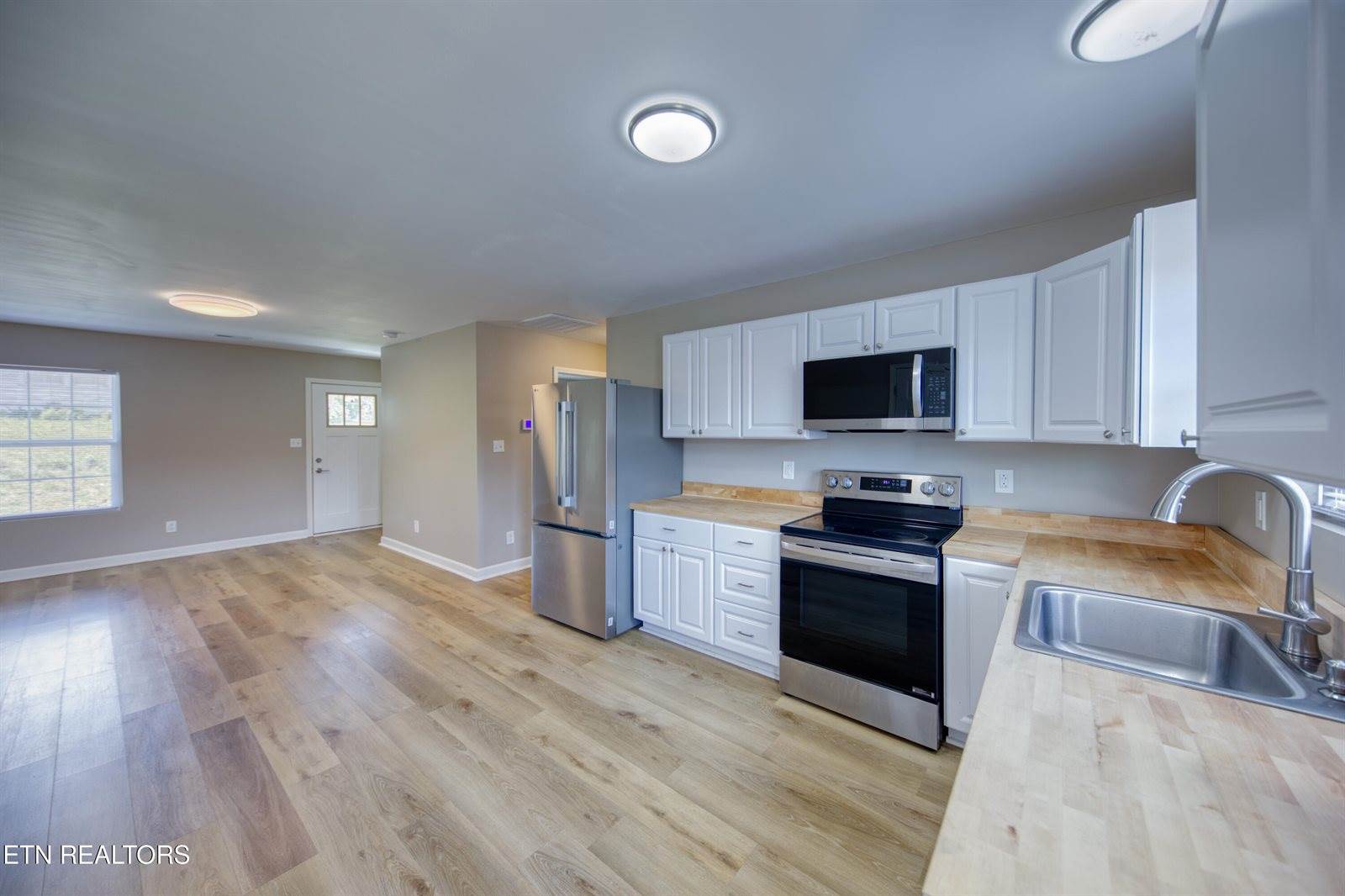 104 East Maire Ave, Clinton, TN 37716