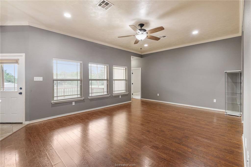 525 Oak Tree Lane, Franklin, TX 77856
