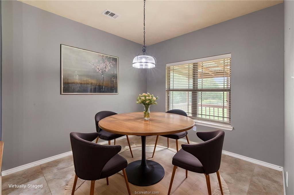 525 Oak Tree Lane, Franklin, TX 77856