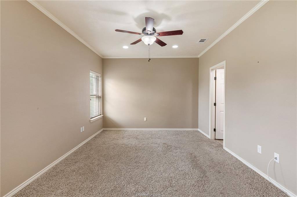 525 Oak Tree Lane, Franklin, TX 77856