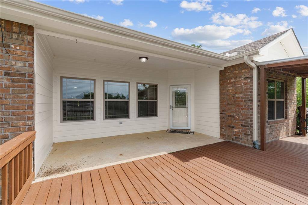 525 Oak Tree Lane, Franklin, TX 77856