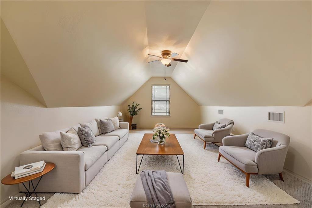 525 Oak Tree Lane, Franklin, TX 77856