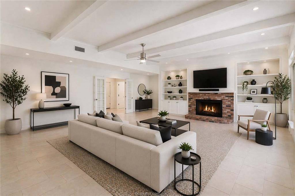 2405 Burton Drive, Bryan, TX 77802