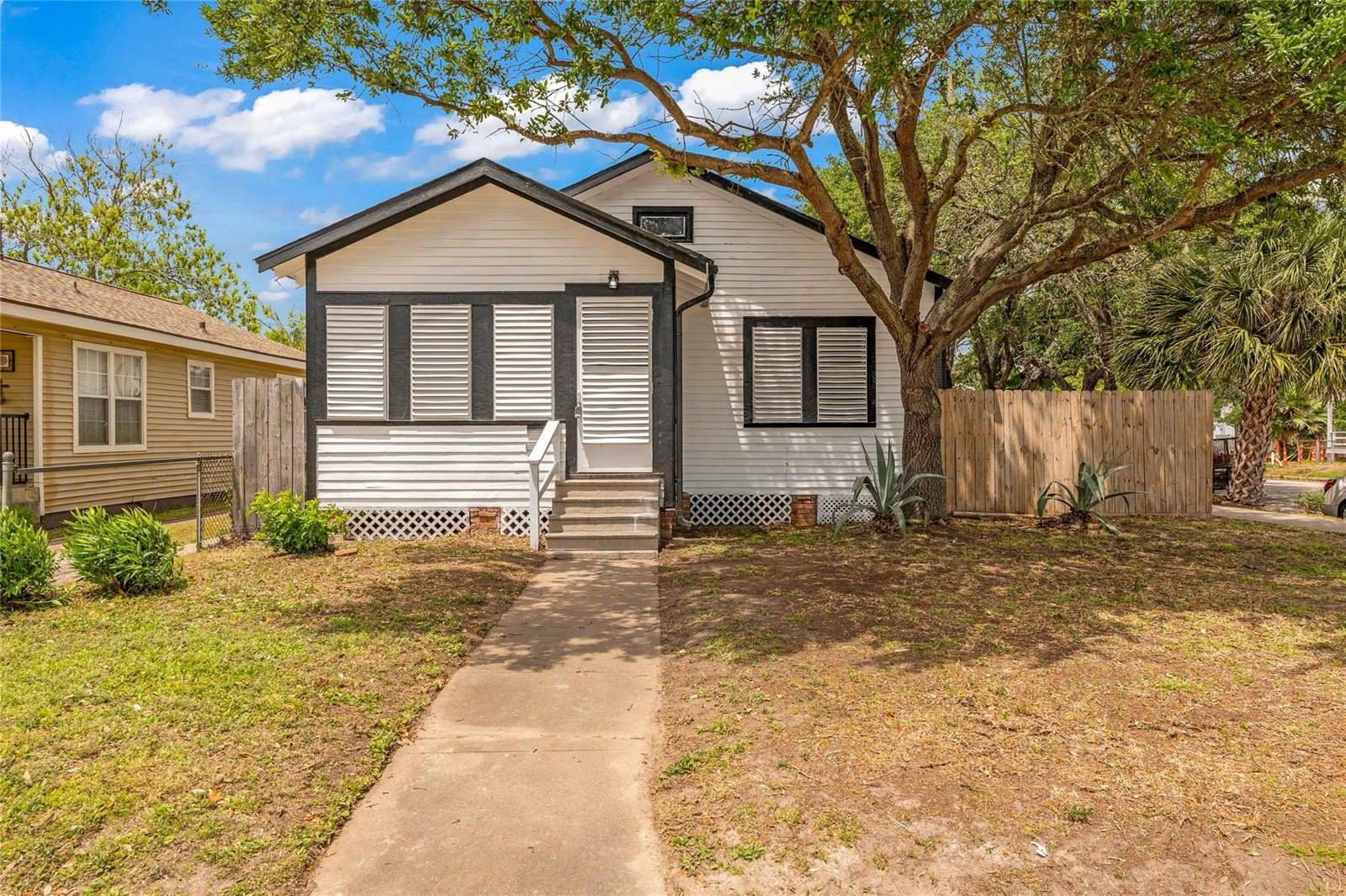 4102 Ursuline Street, Galveston, TX 77550