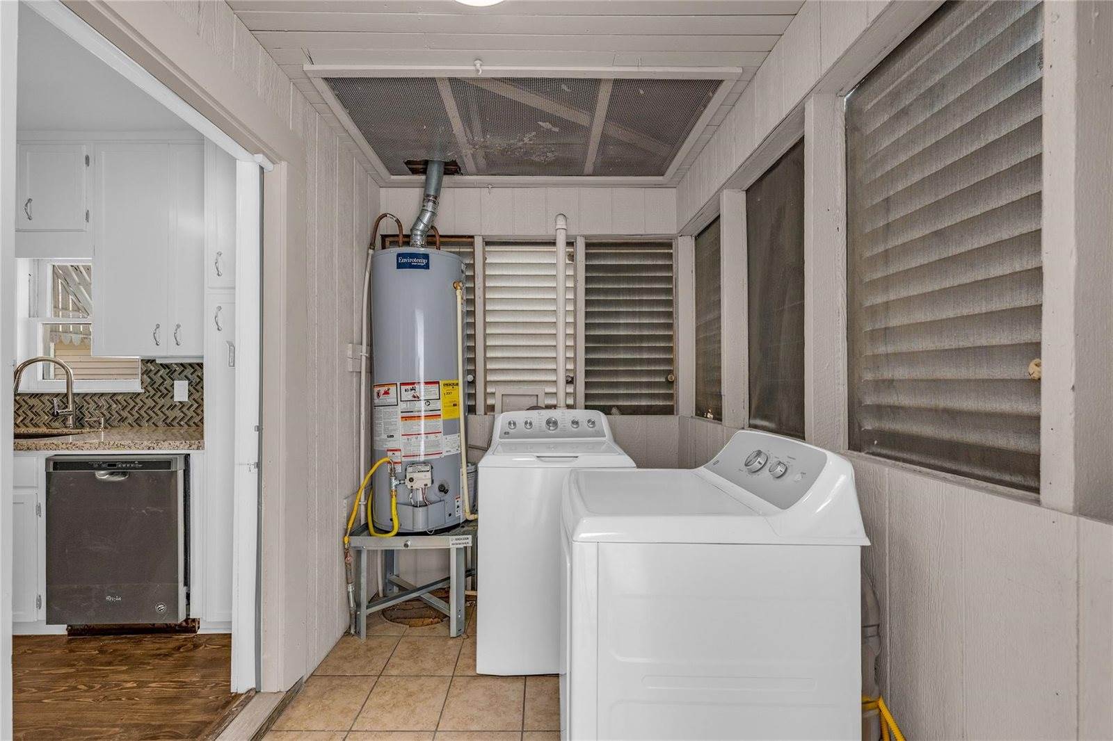 4102 Ursuline Street, Galveston, TX 77550