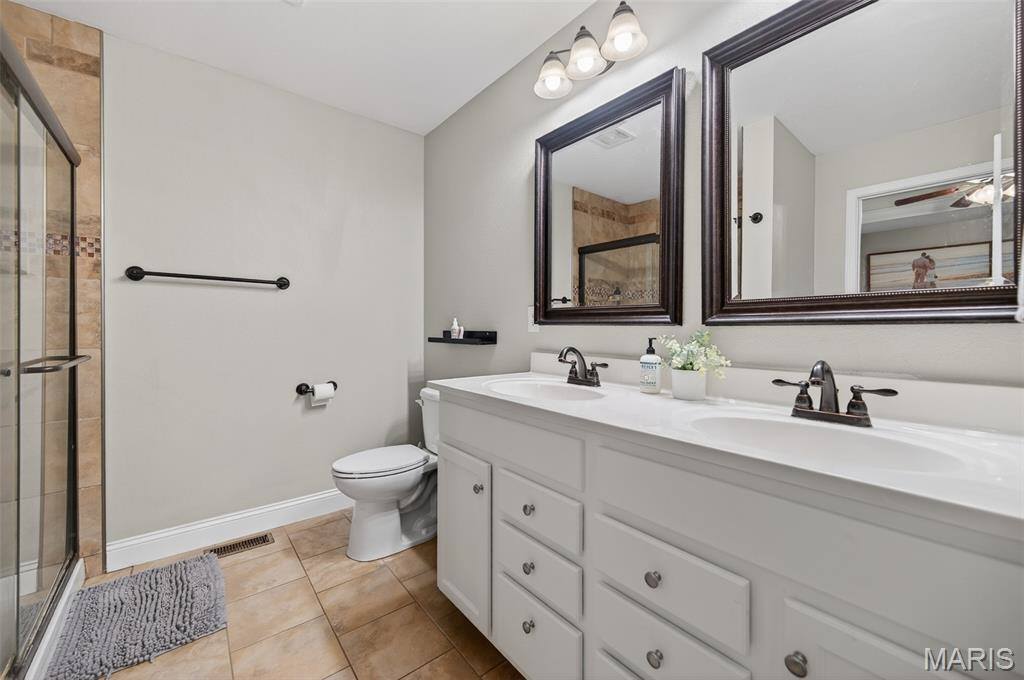 105 Sandstone Drive, Saint Robert, MO 65584