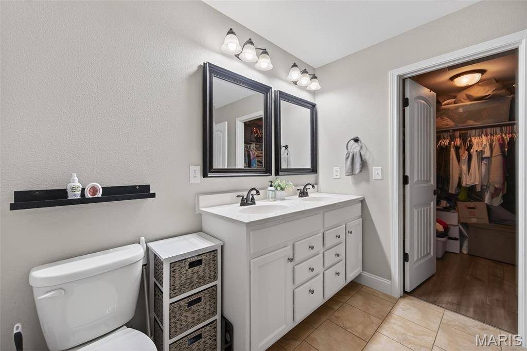 105 Sandstone Drive, Saint Robert, MO 65584