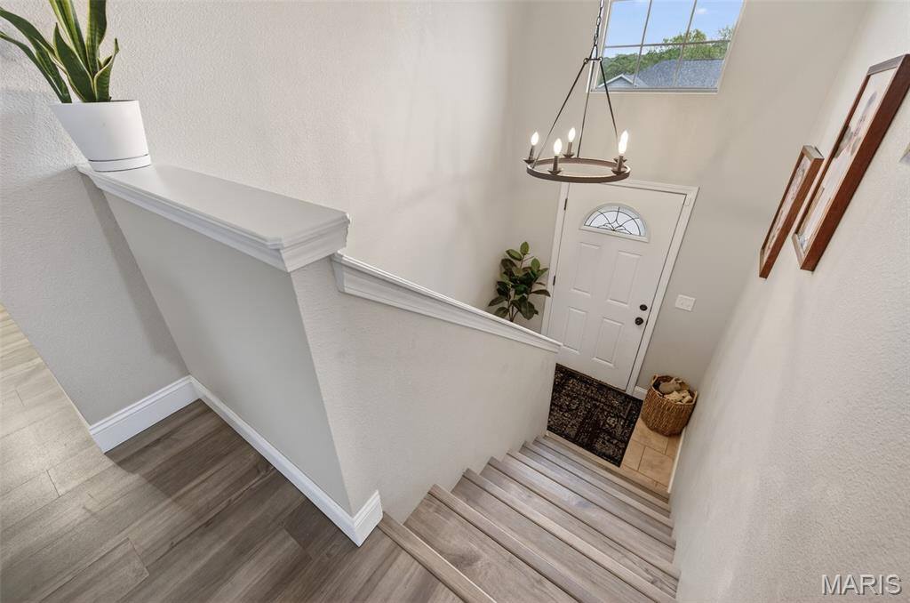 105 Sandstone Drive, Saint Robert, MO 65584