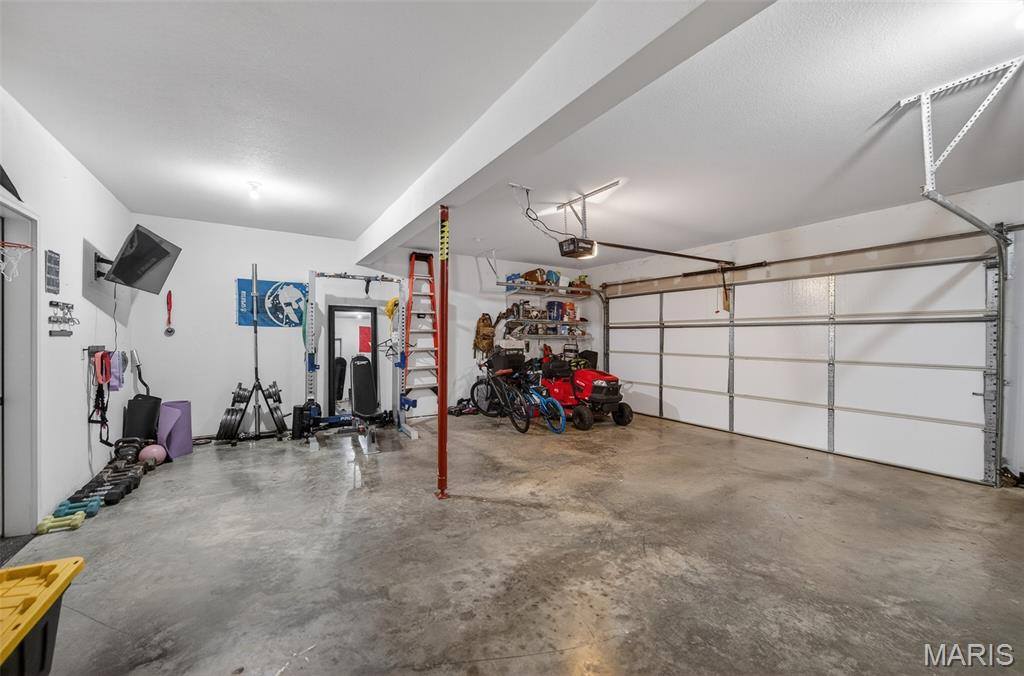 105 Sandstone Drive, Saint Robert, MO 65584