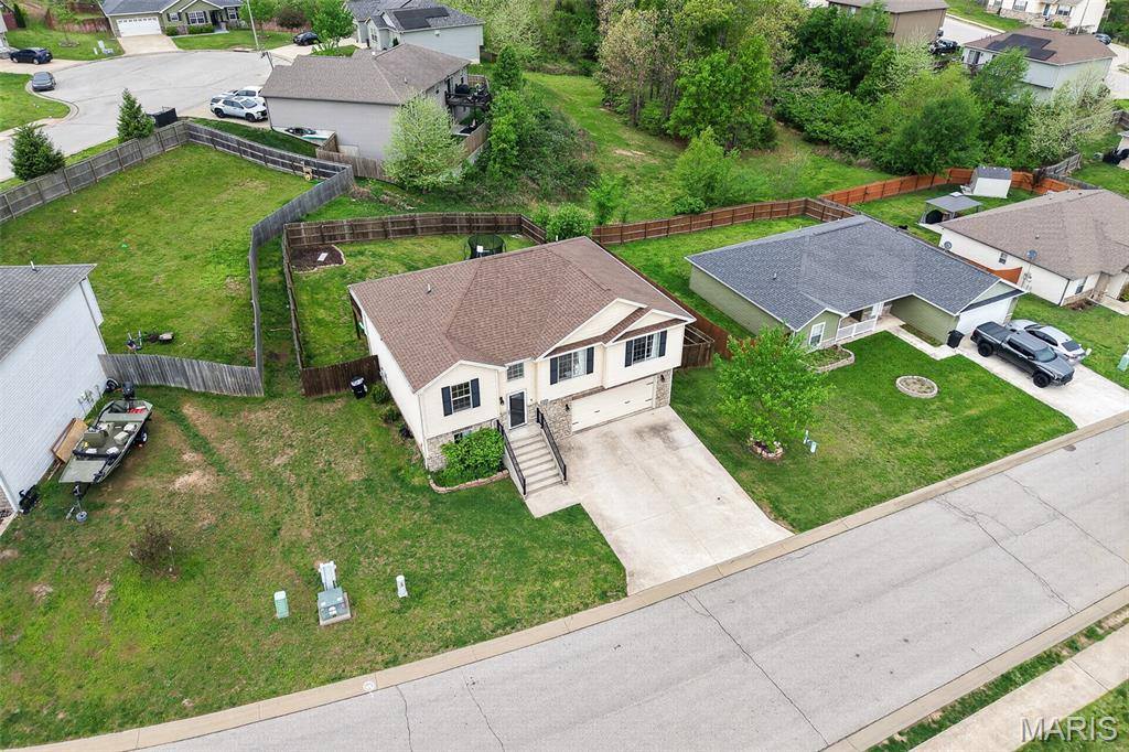 105 Sandstone Drive, Saint Robert, MO 65584