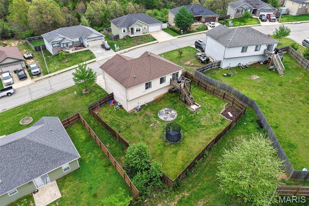 105 Sandstone Drive, Saint Robert, MO 65584