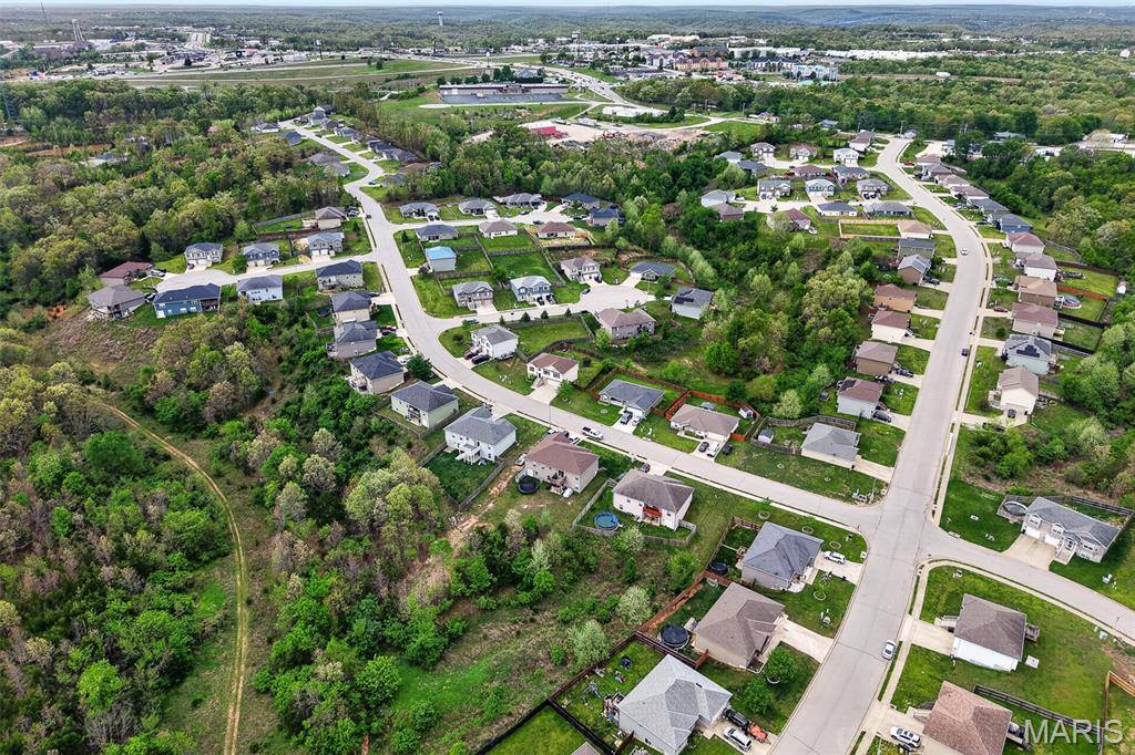105 Sandstone Drive, Saint Robert, MO 65584