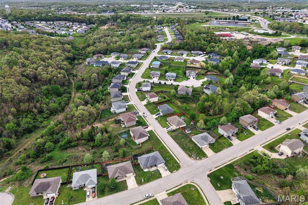 105 Sandstone Drive, Saint Robert, MO 65584