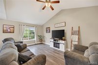 105 Sandstone Drive, Saint Robert, MO 65584