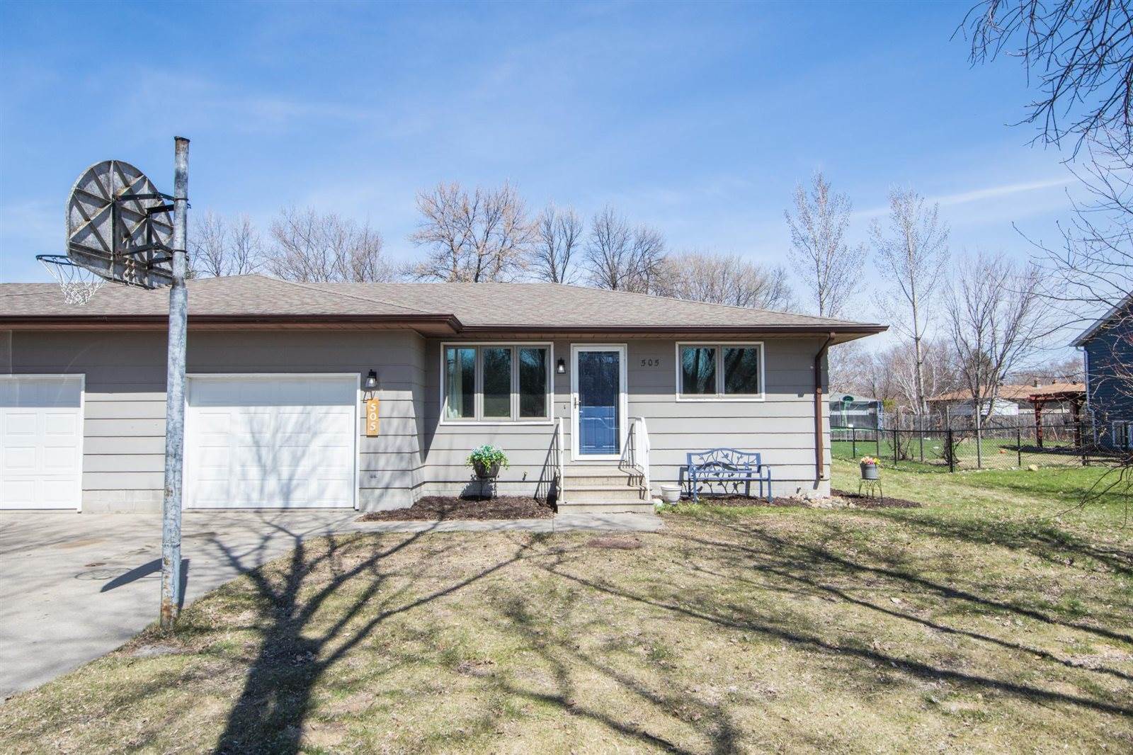 505 8th Avenue SE, Barnesville, MN 56514