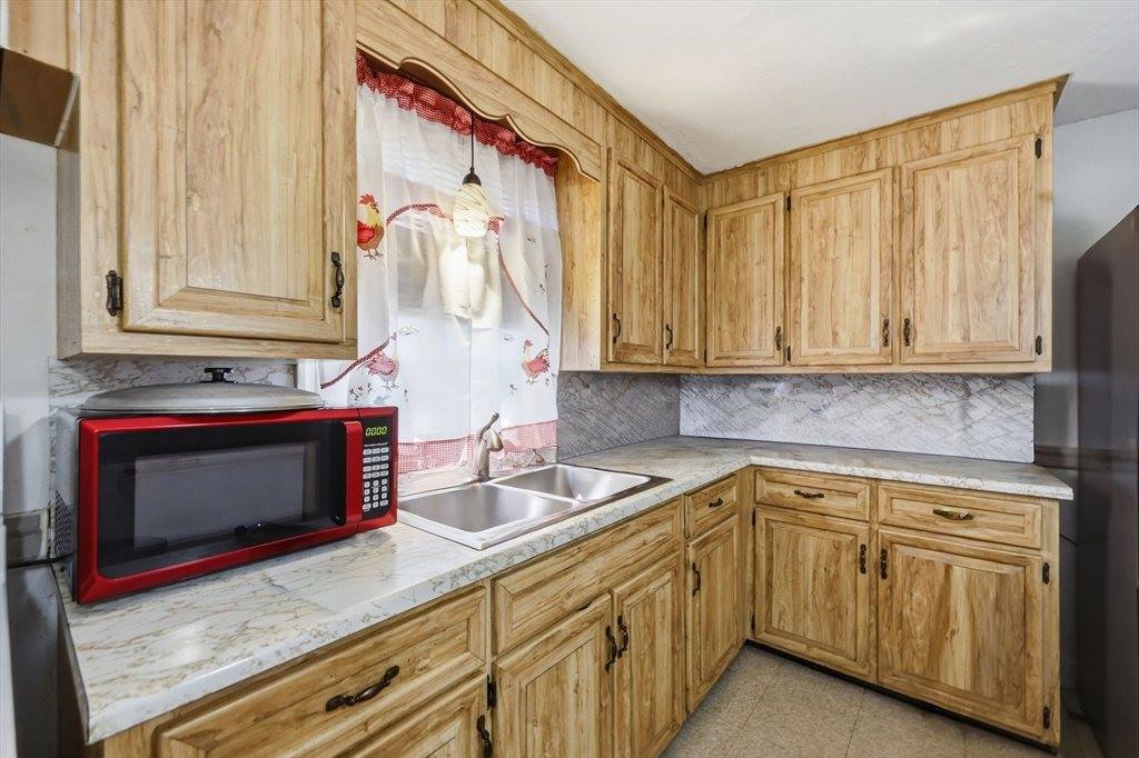 19 Carnavon Circle, Springfield, MA 01109