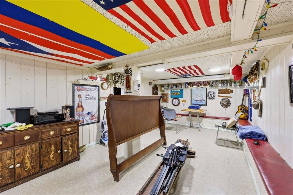 19 Carnavon Circle, Springfield, MA 01109