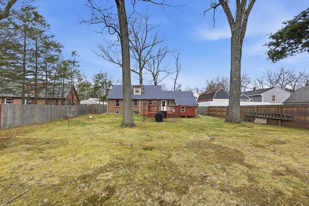 19 Carnavon Circle, Springfield, MA 01109