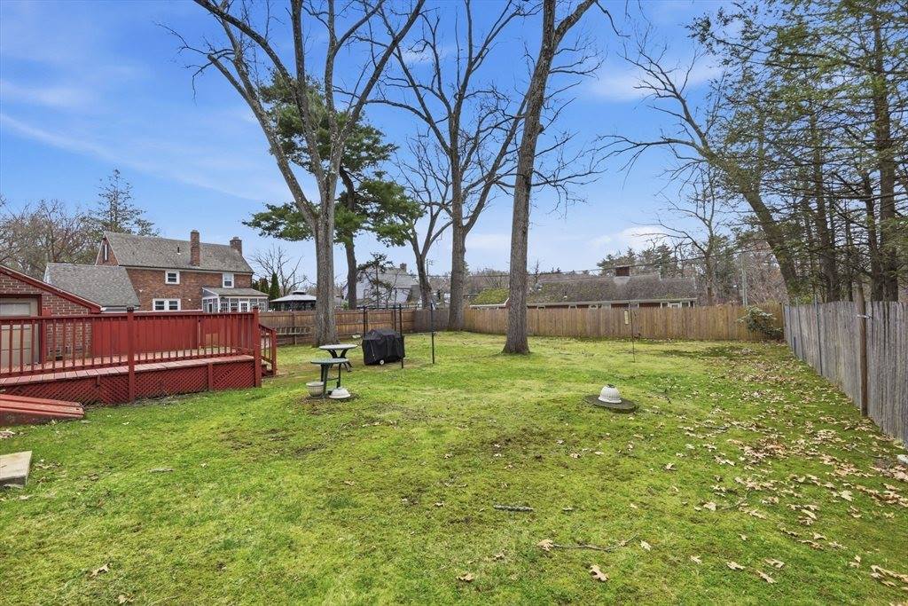 19 Carnavon Circle, Springfield, MA 01109