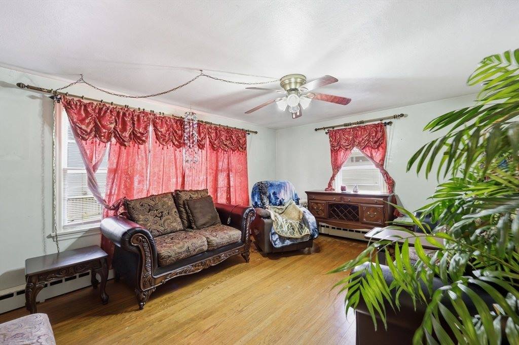 19 Carnavon Circle, Springfield, MA 01109