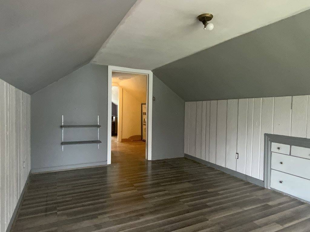 86 Peekskill Ave, Springfield, MA 01129