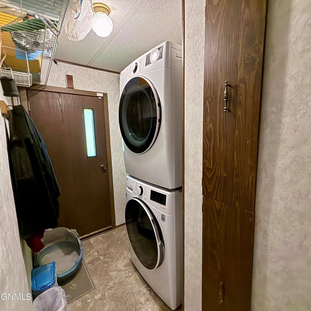 4007 2nd Avenue East, Williston, ND 58801