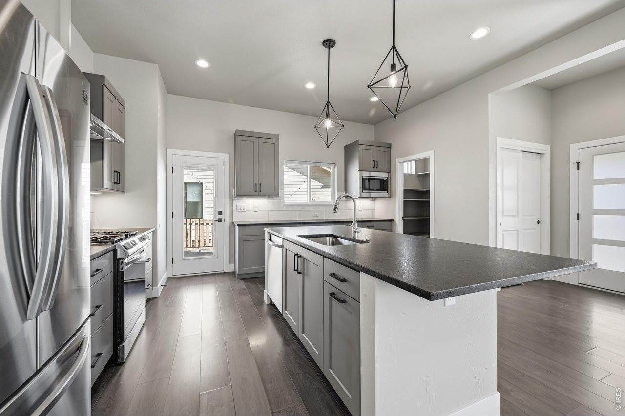 5197 School House Dr, Timnath, CO 80547