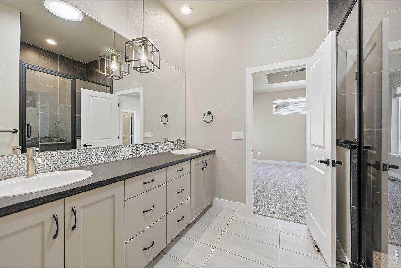 5197 School House Dr, Timnath, CO 80547