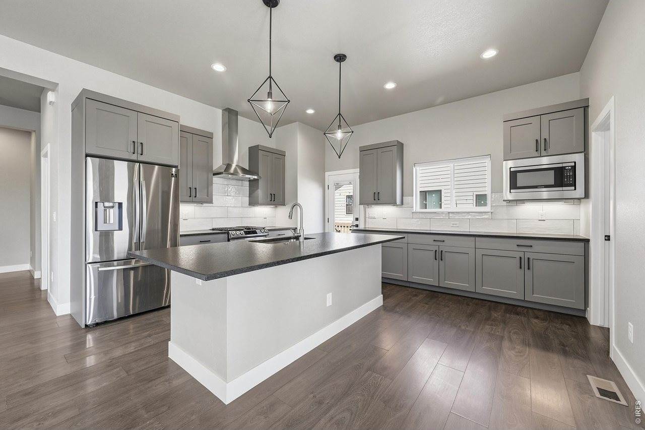 5197 School House Dr, Timnath, CO 80547