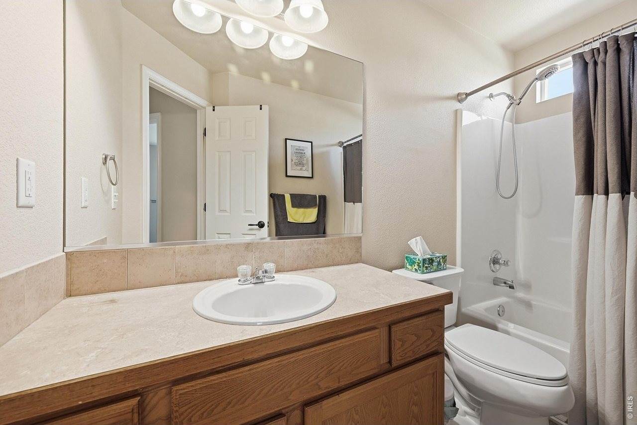 338 Hawthorne Ave, Johnstown, CO 80534