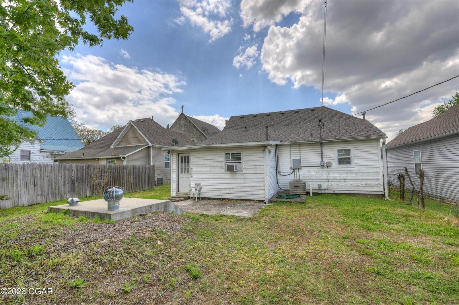 709 West 2nd Street, Webb City, MO 64870