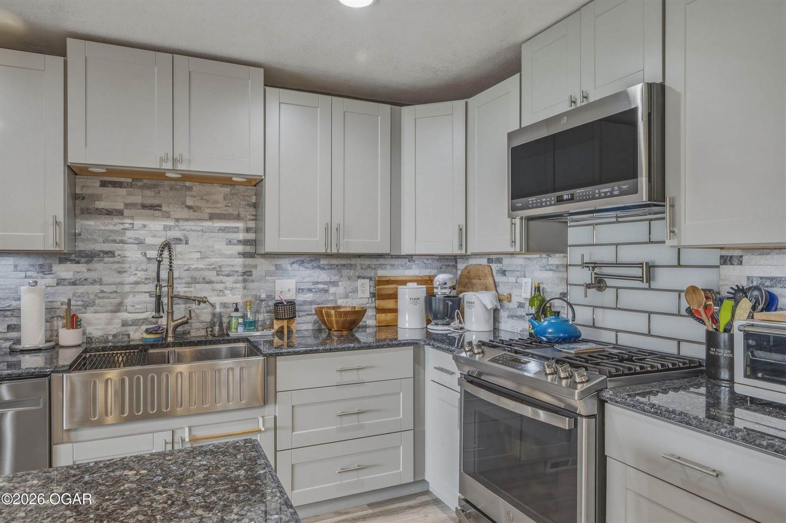 2808 Illinois Avenue, Joplin, MO 64804