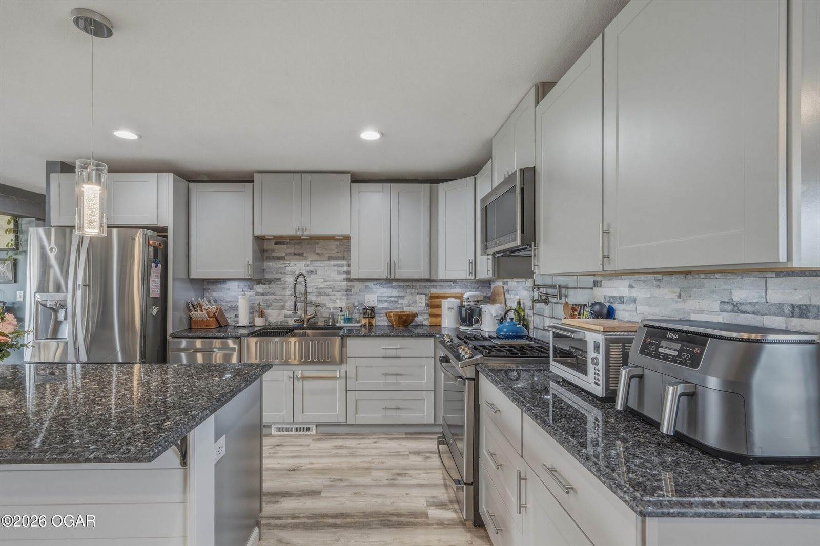 2808 Illinois Avenue, Joplin, MO 64804