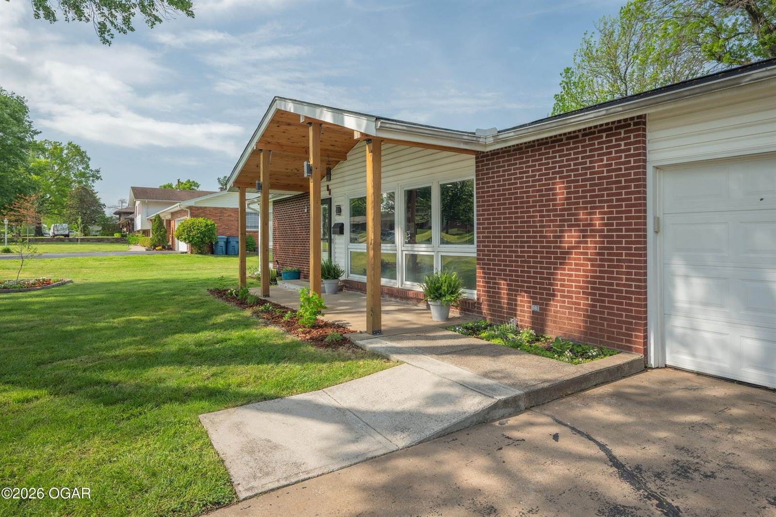 2808 Illinois Avenue, Joplin, MO 64804