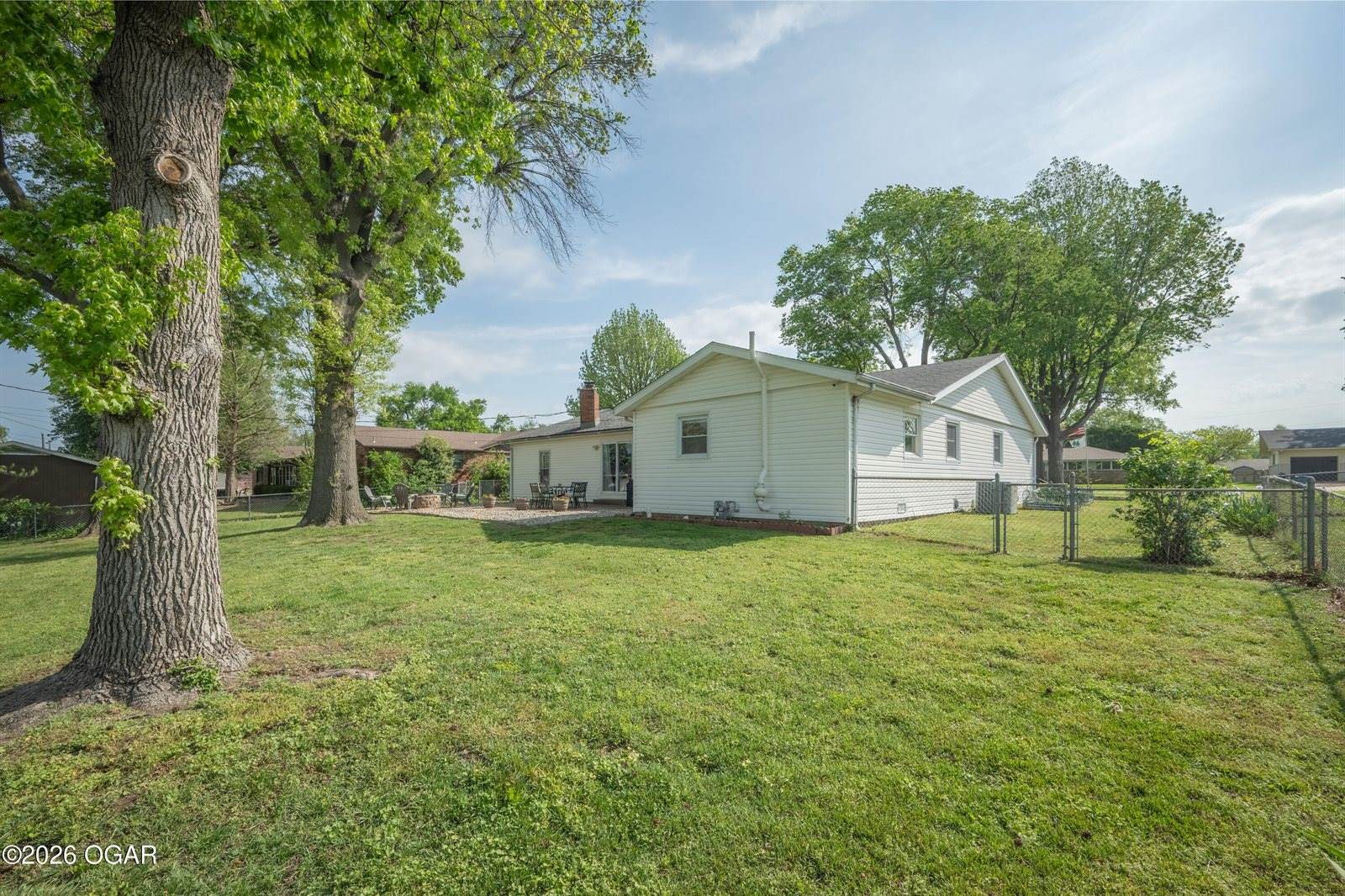 2808 Illinois Avenue, Joplin, MO 64804