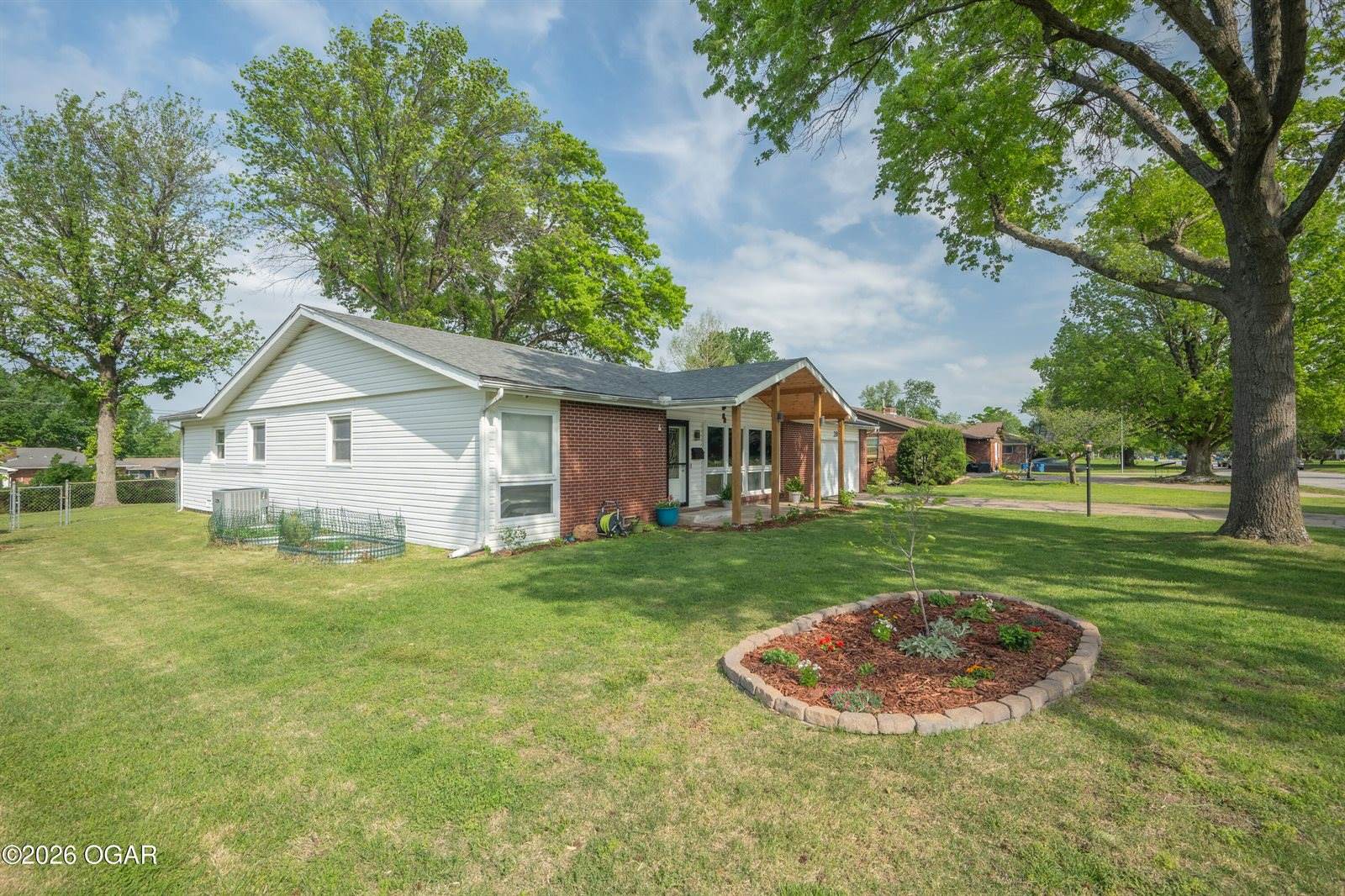 2808 Illinois Avenue, Joplin, MO 64804