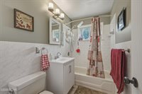 1626 Jefferson Circle, Webb City, MO 64870
