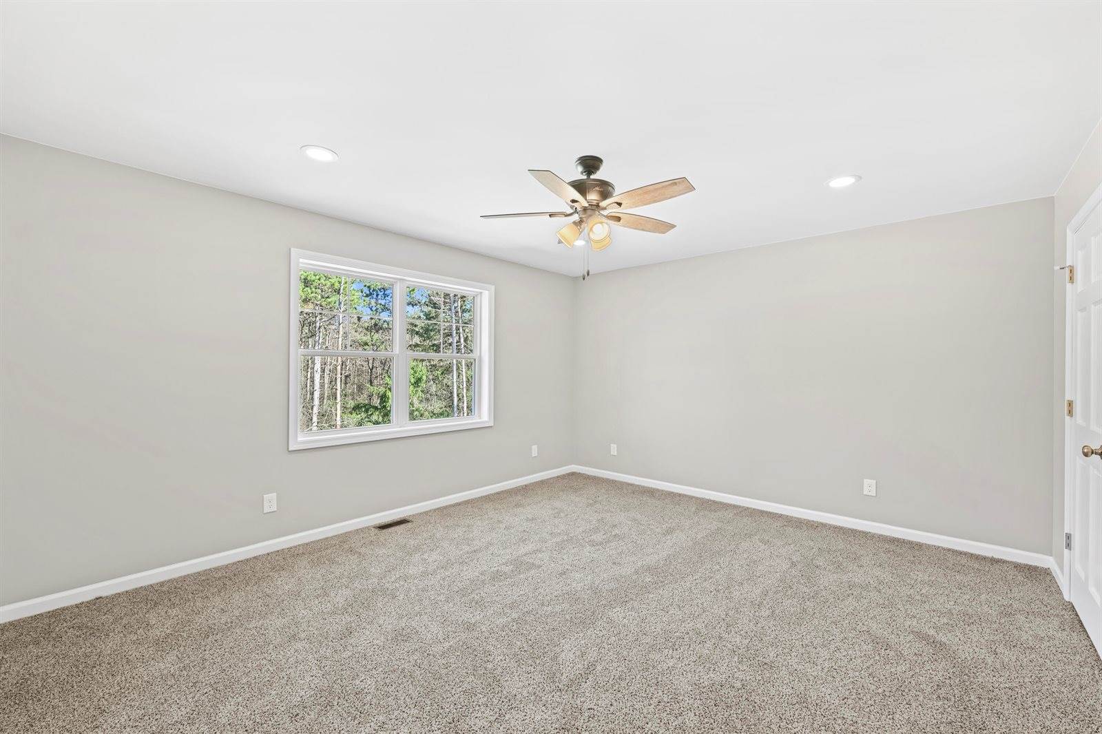 N7437 Grand View Dr, Whitewater, WI 53190