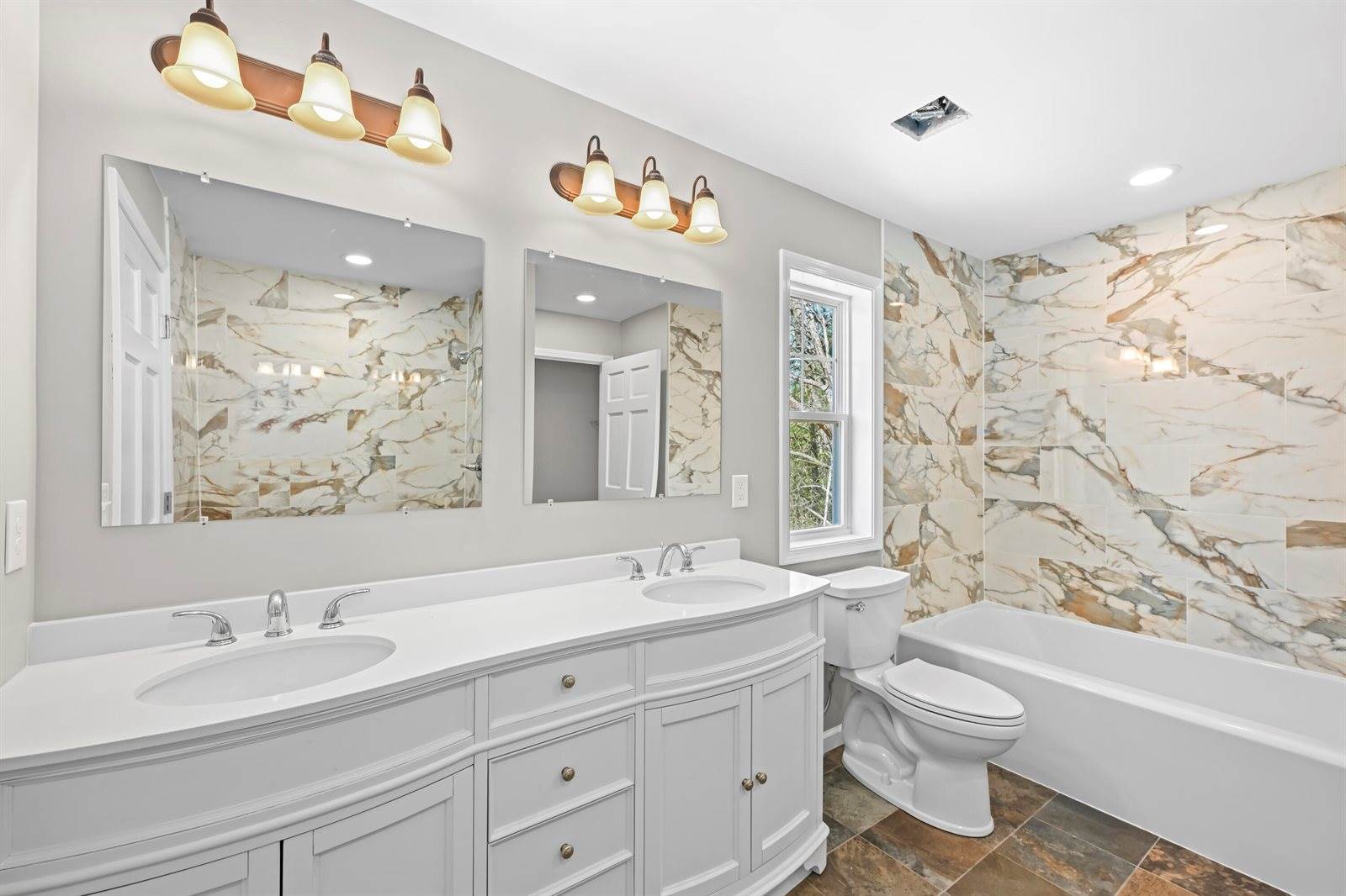 N7437 Grand View Dr, Whitewater, WI 53190