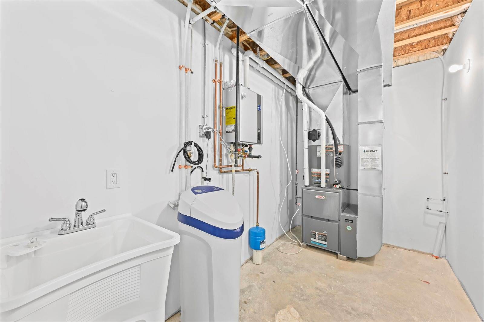 N7437 Grand View Dr, Whitewater, WI 53190