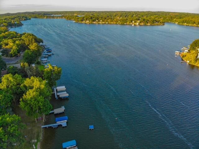 N7437 Grand View Dr, Whitewater, WI 53190