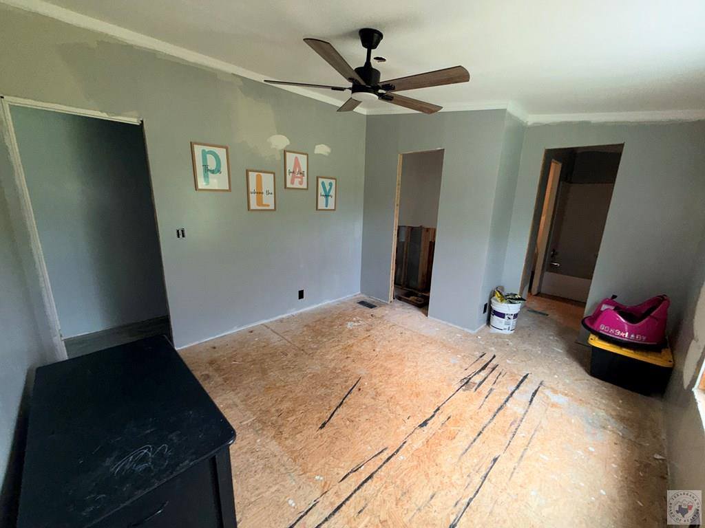 430 County Road 3402, DeKalb, TX 75559
