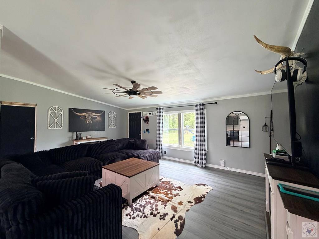 430 County Road 3402, DeKalb, TX 75559