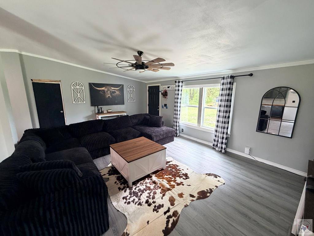 430 County Road 3402, DeKalb, TX 75559